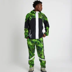 Outerwear><noscript><img width=